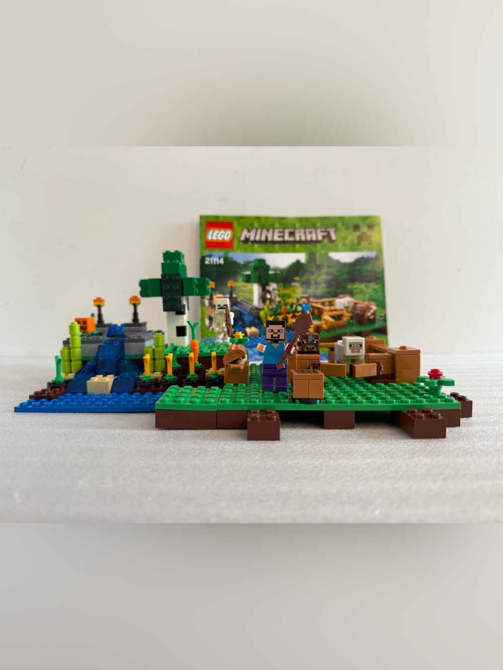 Retired LEGO Minecraft: The Farm Set 21114 100% Complete